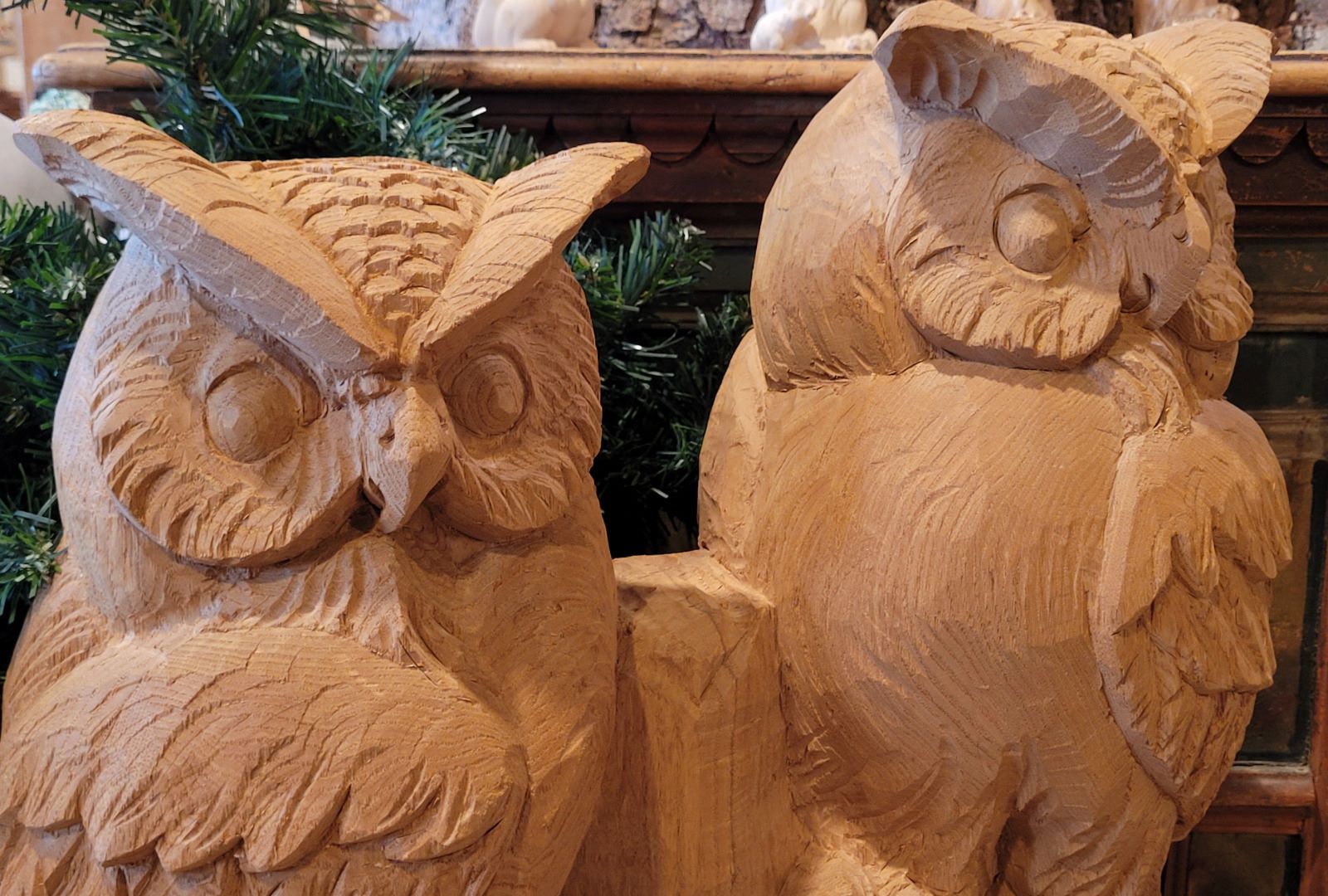 Gufo in legno naturale